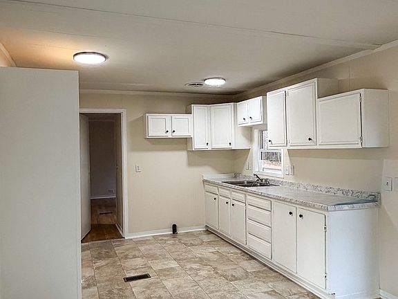 4th image of 152 Glendora Ct