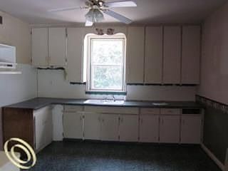 4th image of 8607 Munrovia St