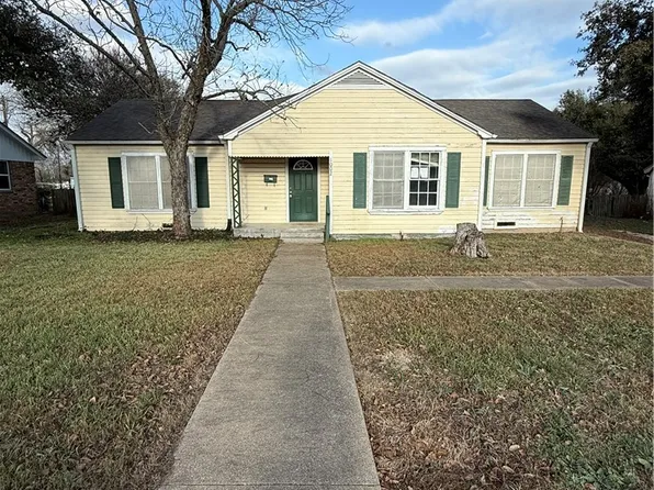 1002 E 30th St, Bryan, TX 77803