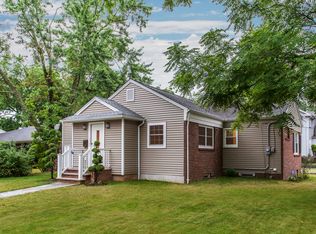 2 Shadowlawn Dr, Springfield, NJ 07081