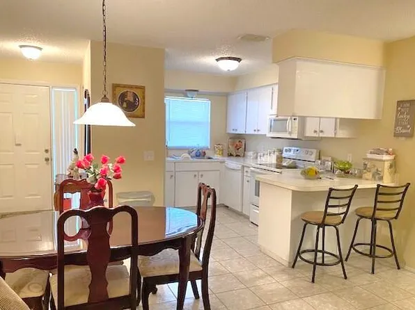 7400 Spring Hill Dr APT 210, Spring Hill, FL 34606