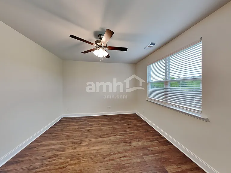 908 Ronnie Rd — Photo 8