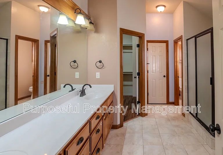 8833 NW 114th Cir — Photo 34