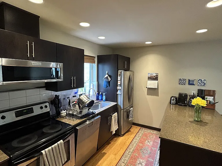 4212 8th Ave NE #C — Photo 11