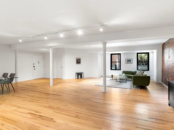 454 W 46th St APT 1AN, New York, NY 10036