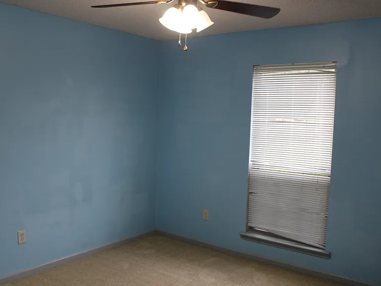 504 Bedford Ct — Photo 7