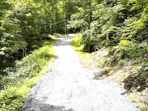 Pine Grove Rd, Fairmont, WV 26554