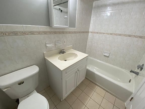 5th image of 228 Linden Ave #1B