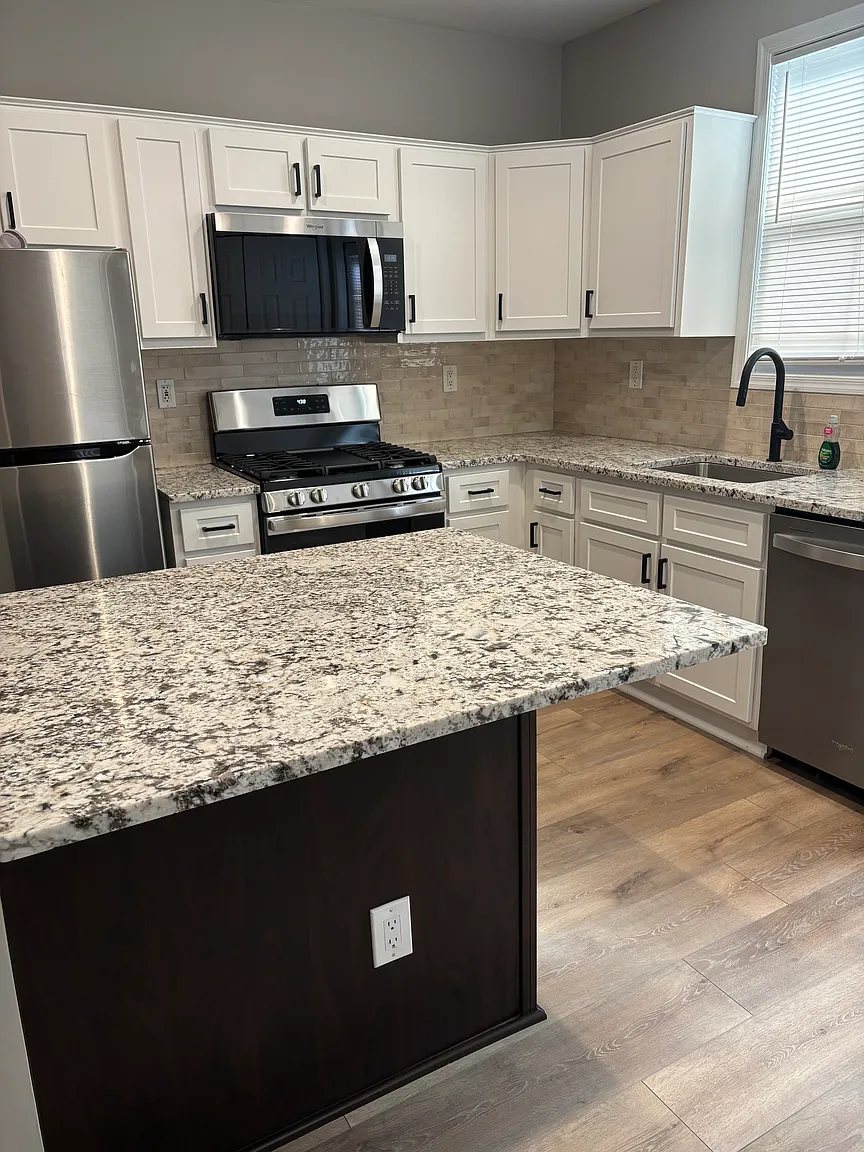 18 Leigh Ave photo 1