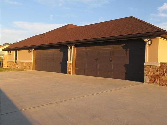 3rd image of 3912 Walden Creek Xing
