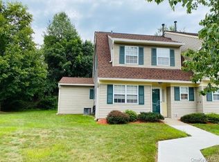 16 Autumn Leaf Ct, Montgomery, NY 12549