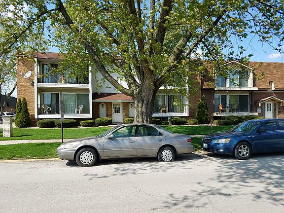 3rd image of 5648 W 105th St