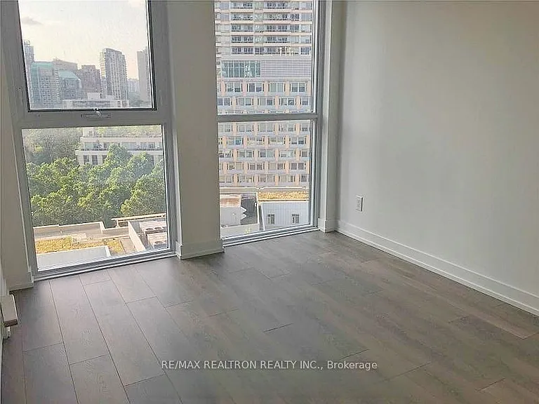 159 Wellesley St E #910 — Photo 6