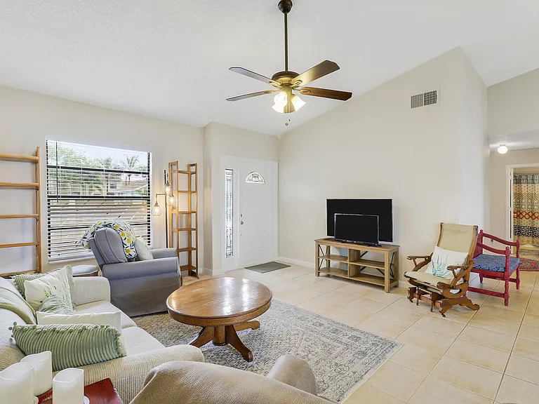 703 Stonewood Ct #16C — Photo 7