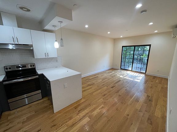 2nd image of 141 Woodbine St #2D