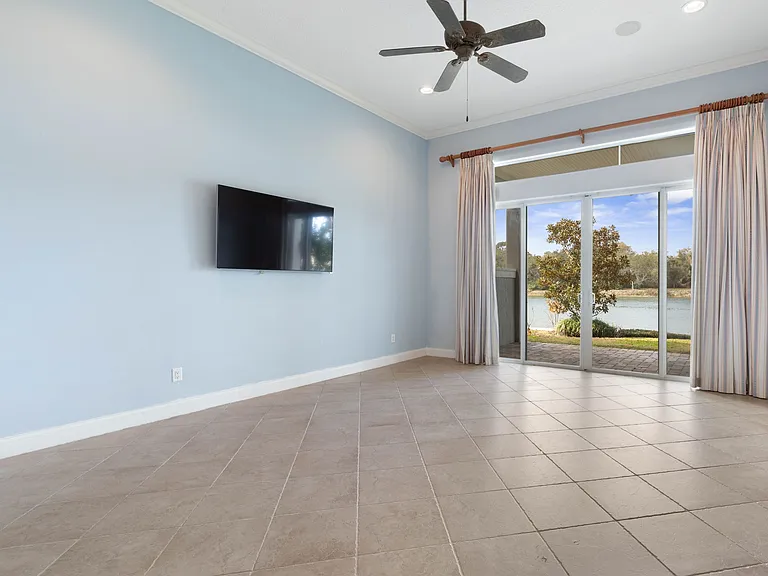 262 Yacht Harbor Dr — Photo 9