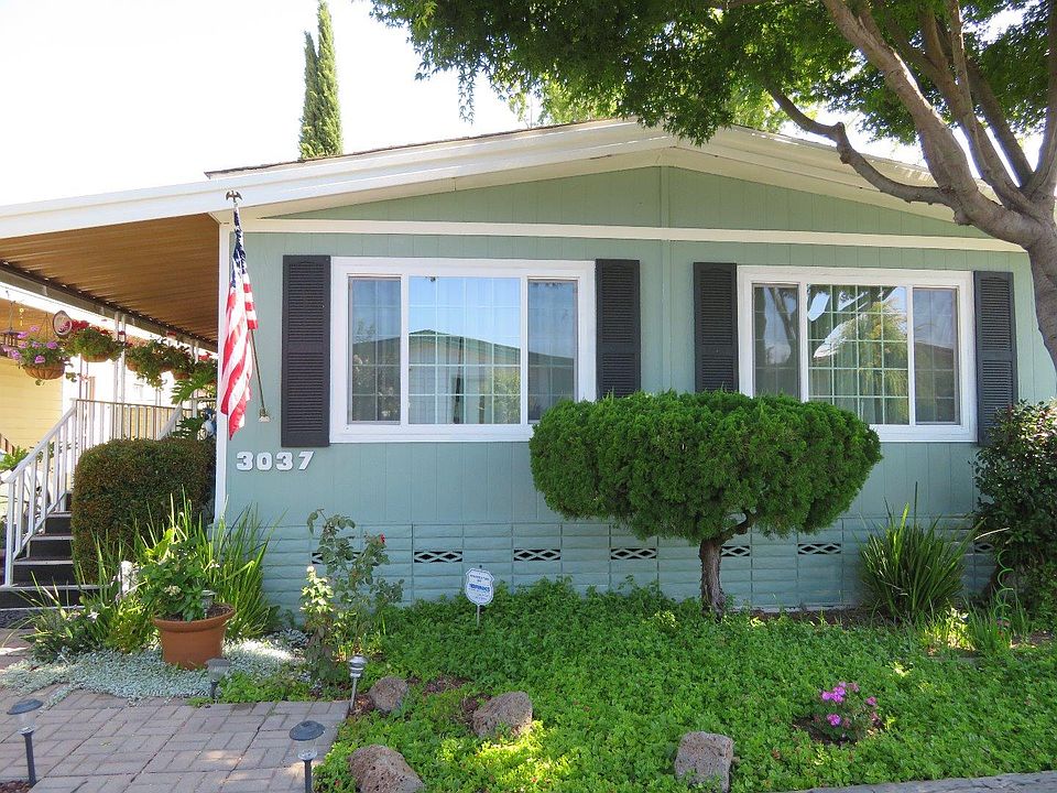 1st image of 3037 Oakbridge Dr