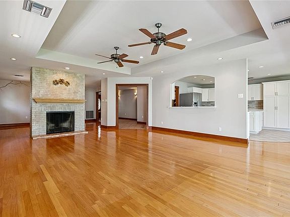 2nd image of 478 Amethyst St