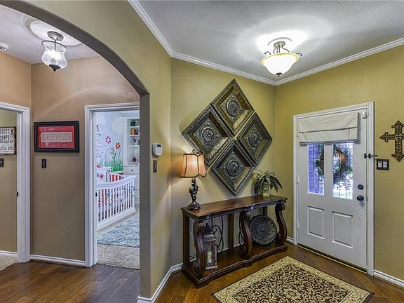 4th image of 2209 Ventnor Ct