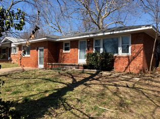 8945 E Latimer Ct, Tulsa, OK 74115