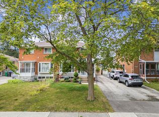 1201 Kingsholm Dr, Mississauga, ON L4Y2H1