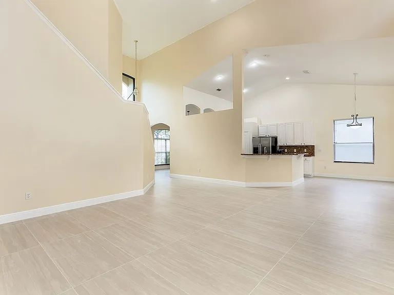 1585 Cherry Ridge Dr — Photo 13