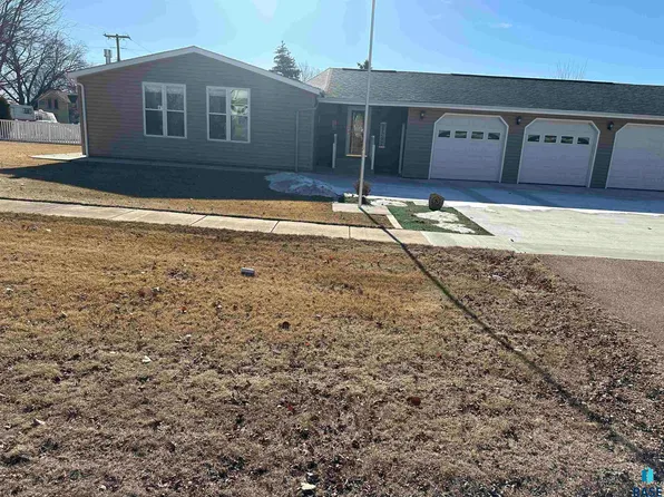 207 3rd Ave, Trent, SD 57065