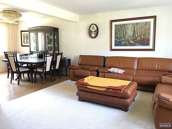 2nd image of 320 Shea Dr
