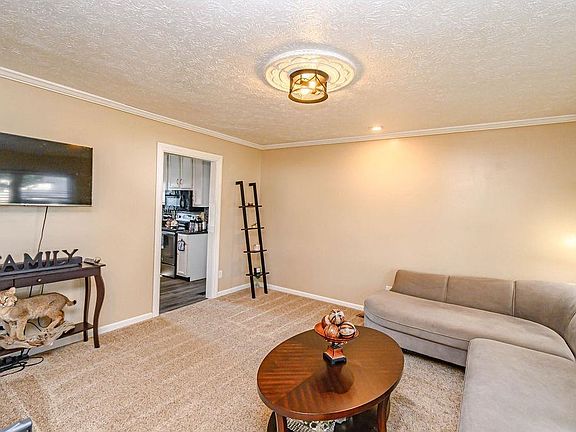 4th image of 4025 Yates Dr