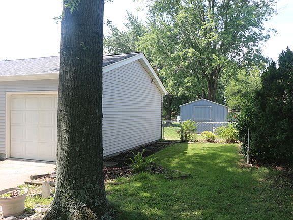 3rd image of 14625 Fox Manor Dr