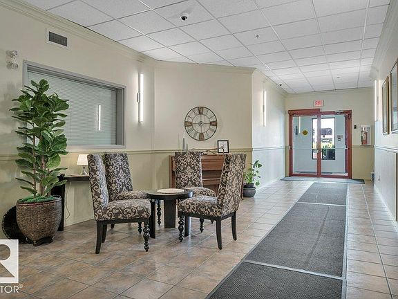 4th image of 50 Saint Thomas St #401