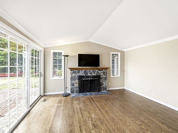 2nd image of 2973 Arguello Dr