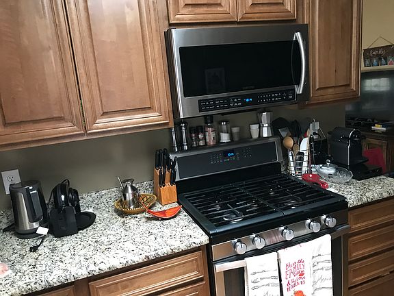 3rd image of 81 Brakenbury Dr
