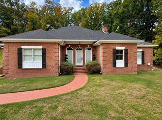 1865 Wooded Dr, Grenada, MS 38901