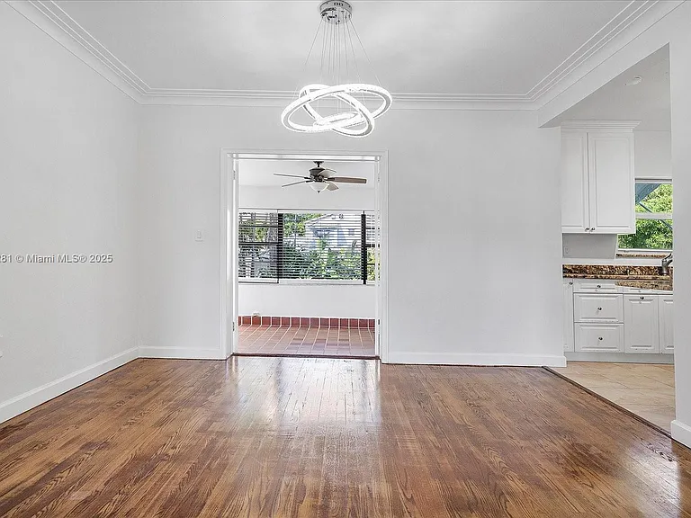 8826 Emerson Ave — Photo 4