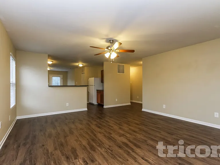 1615 Blue Grass Pkwy — Photo 3