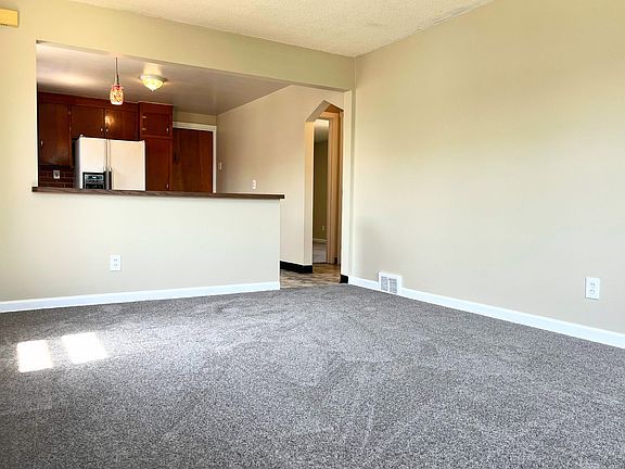 2nd image of 100 Kamper Ave APT 2