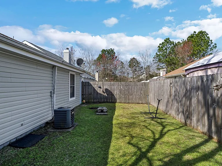 1852 Heartland Dr — Photo 19