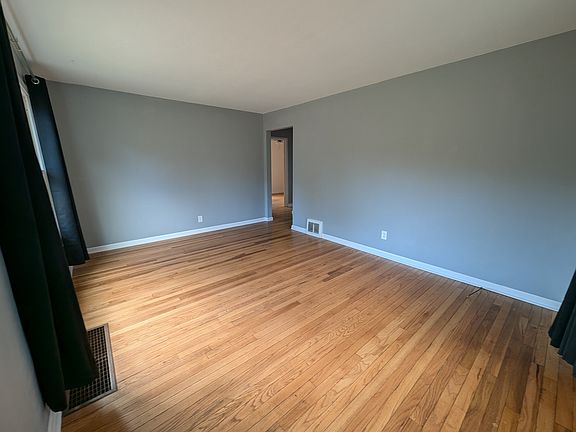 2nd image of 4933 N Glenaire Ct
