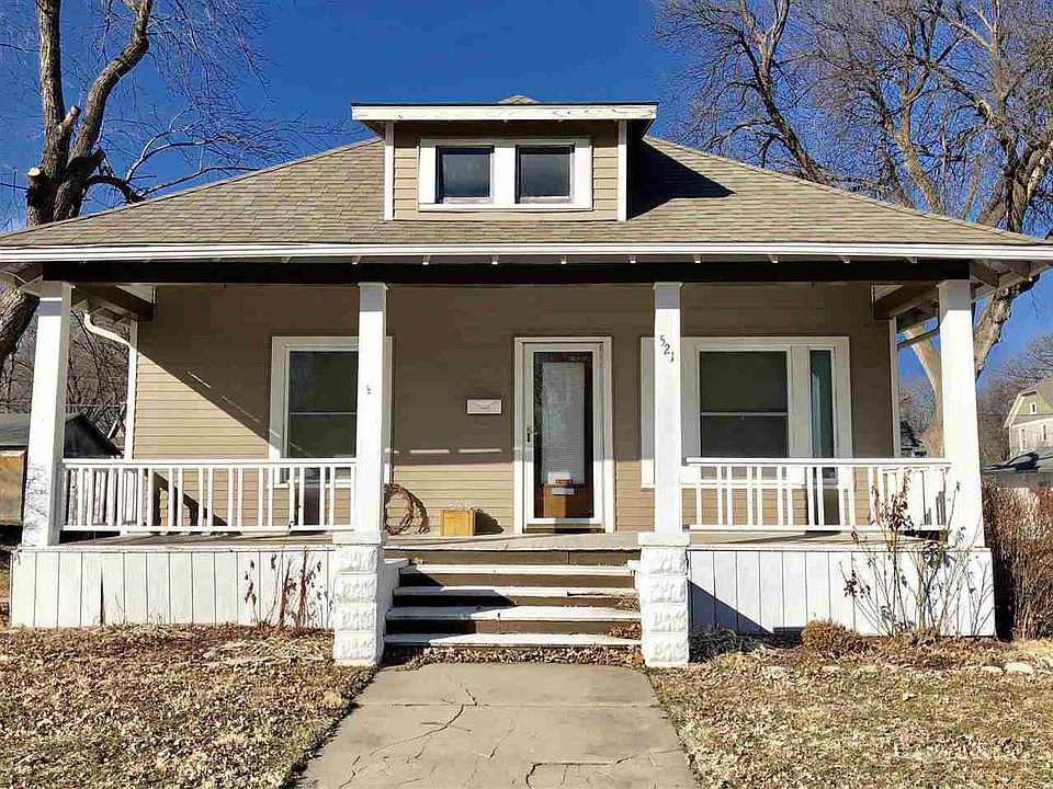 1st image of 521 Huntress St