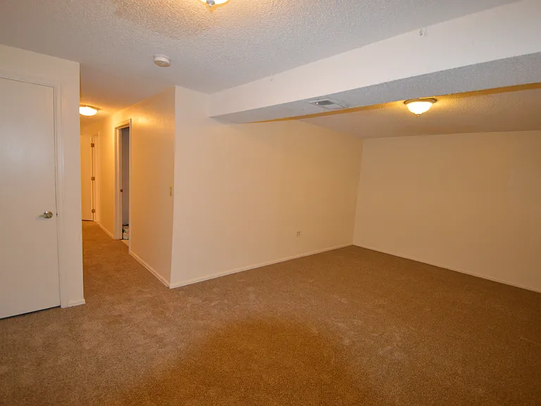 2027 Gyros Cir — Photo 14