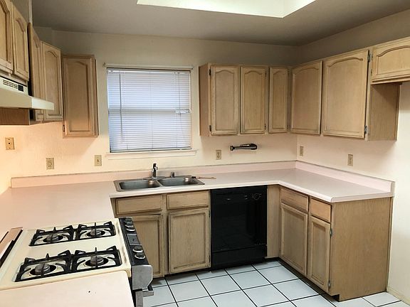 5th image of 12093 Autumn Gate Dr