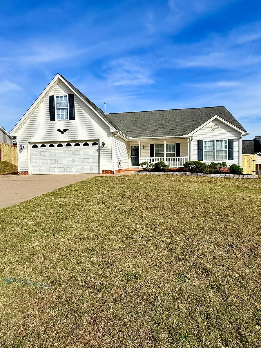 Building Photo - 6 Clematis Dr