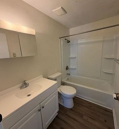 2nd image of 338 Grove St