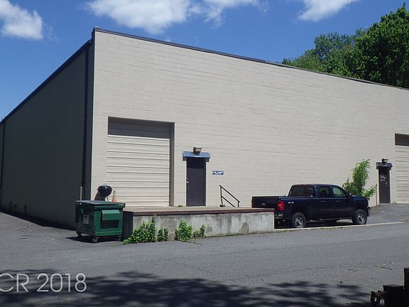 5th image of 825 Windham Ct. North