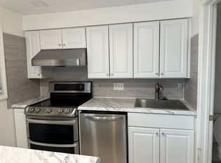 211 E Main St APT 55, Branford, CT 06405