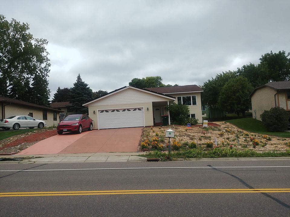 1st image of 1170 49th Ave NE