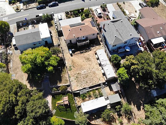 3rd image of 3991 La Cresenta Rd