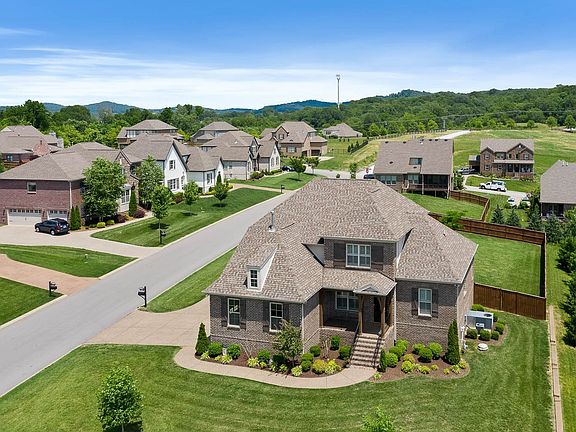 5th image of 409 Sweet Fern Dr