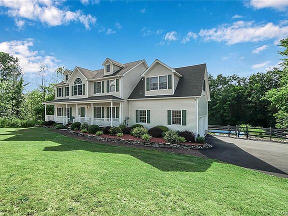 3rd image of 11 Hopewell Hollow Ct